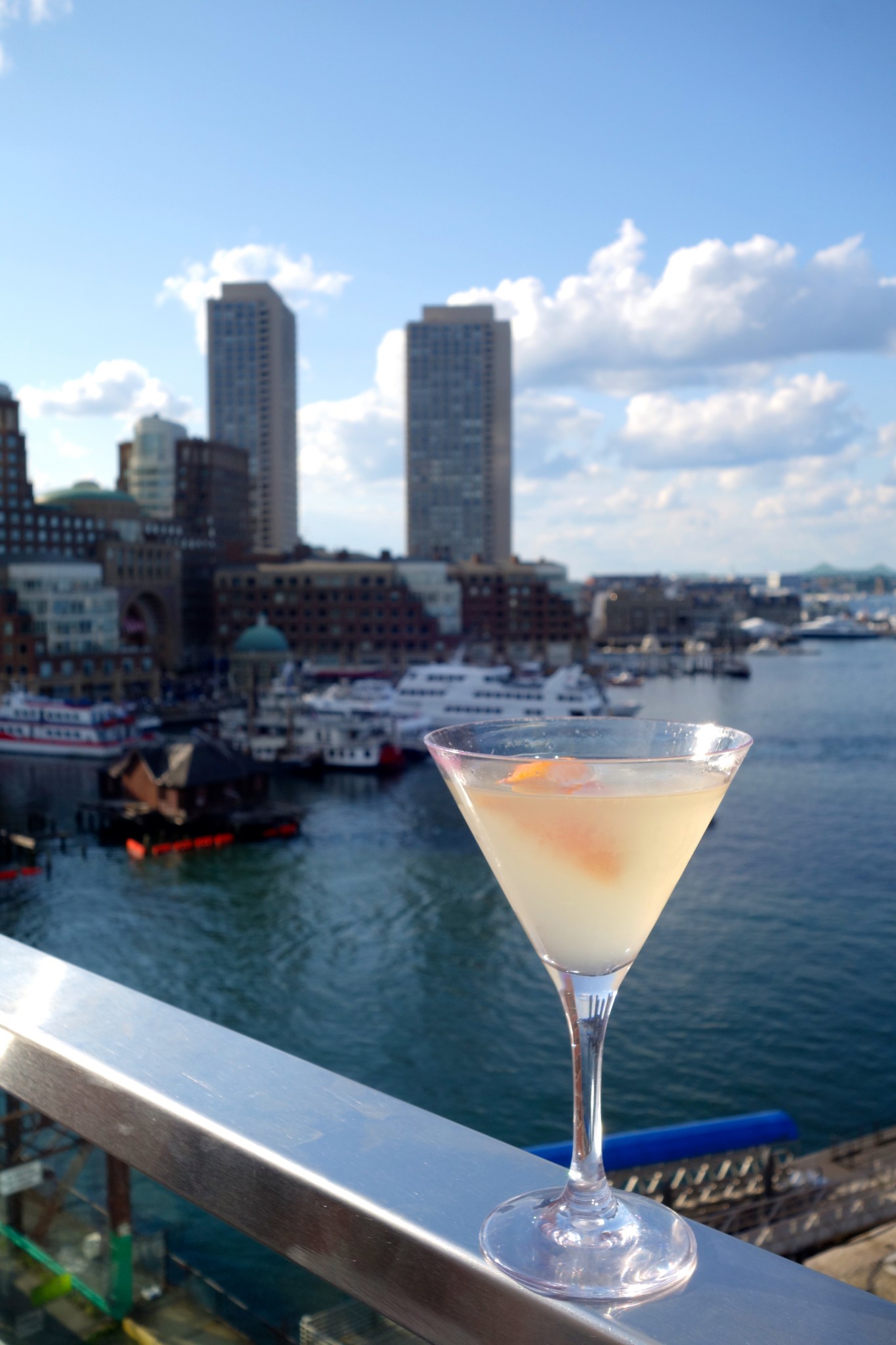 rooftop bars, boston, lookout rooftop, the envoy hotel, the-alyst.com