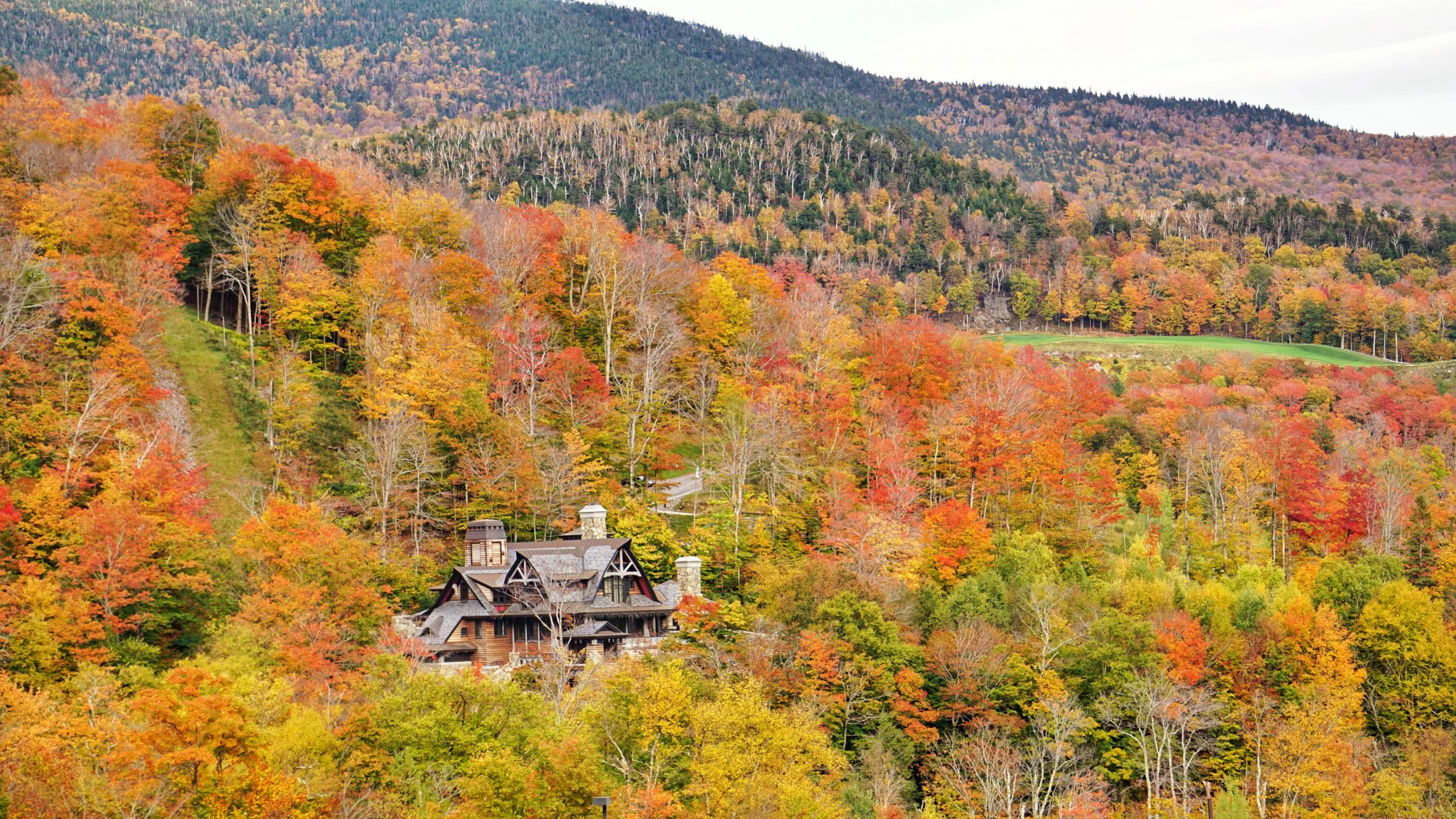leaf peeping, foliage, stowe, vermont, the-alyst.com